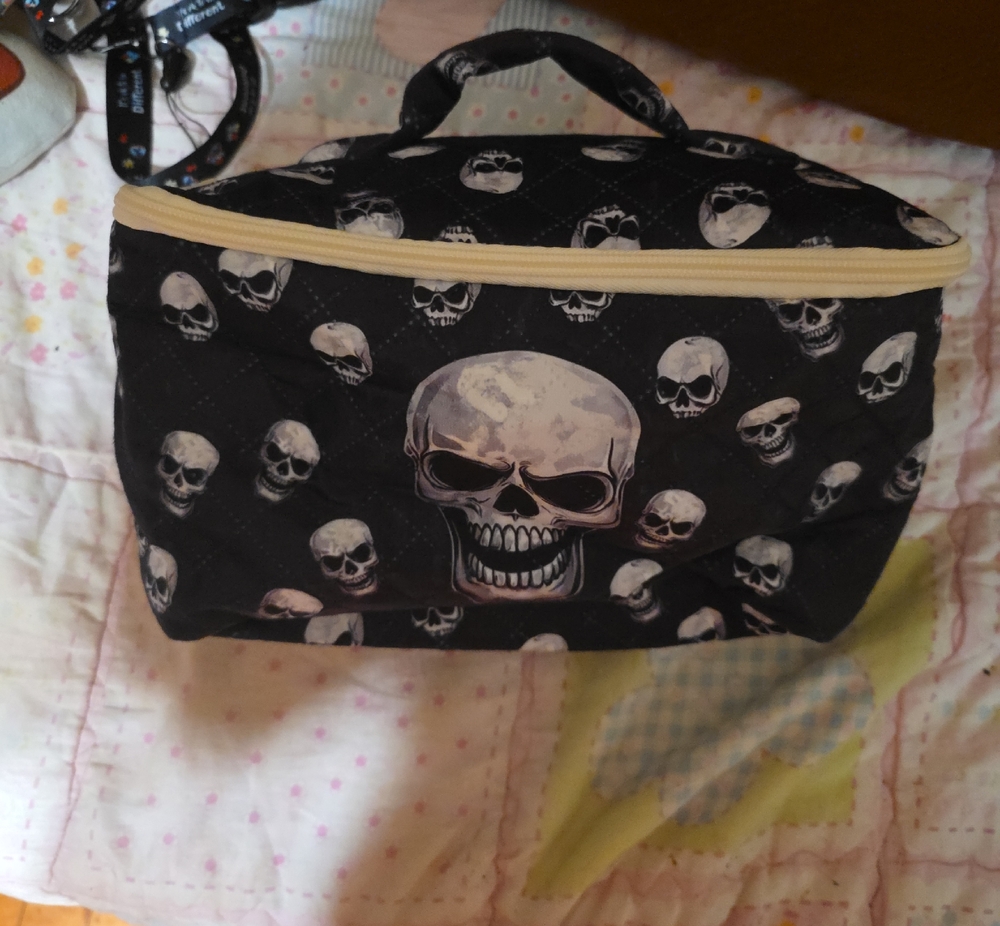 Skull Print Quilted Travel Toiletry Bag - Black